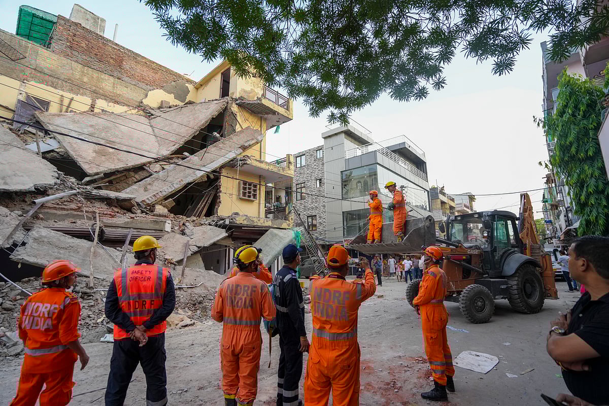 Shahbaz Khan/PTI : 3-storey building collapses in Delhi's Rohini