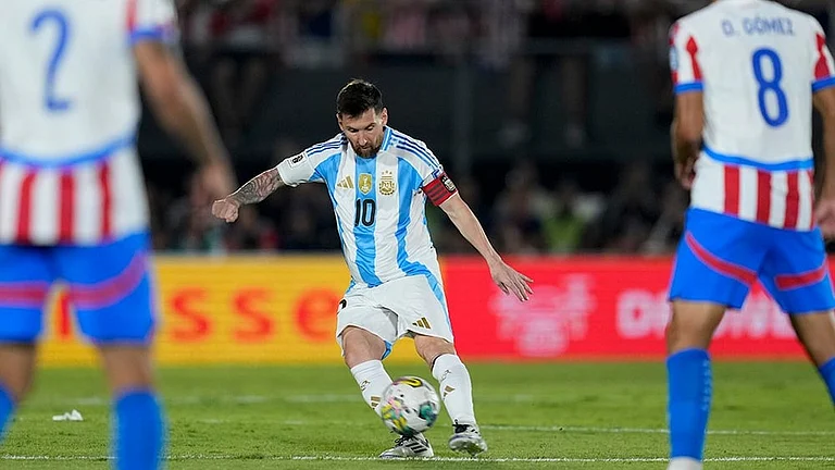 FIFA World Cup 2026 Qualifiers: Argentina's Lionel Messi controls the ball against Paraguay - | Photo: AP/Jorge Saenz