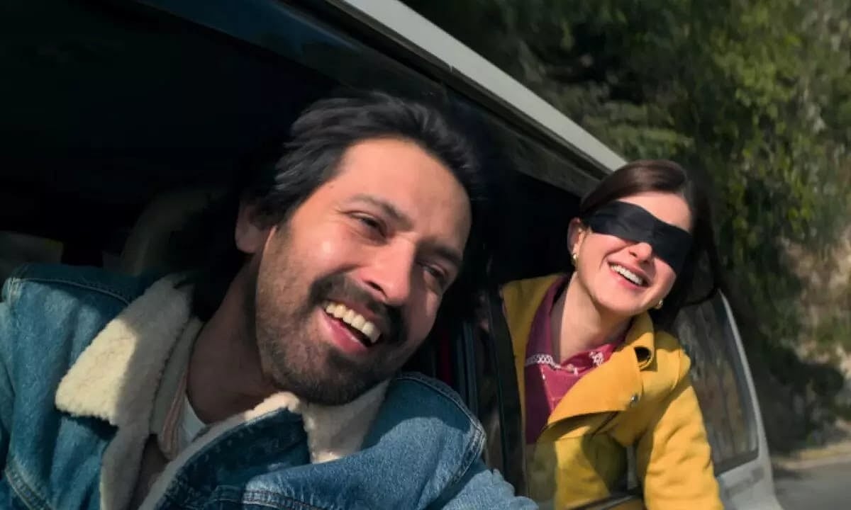 YouTube : Vikrant Massey and Shanaya Kapoor in Aankhon Ki Gustaakhiyan teaser