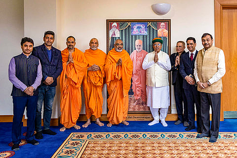 Arjun Ram Meghwal visits Swaminarayan temple in London