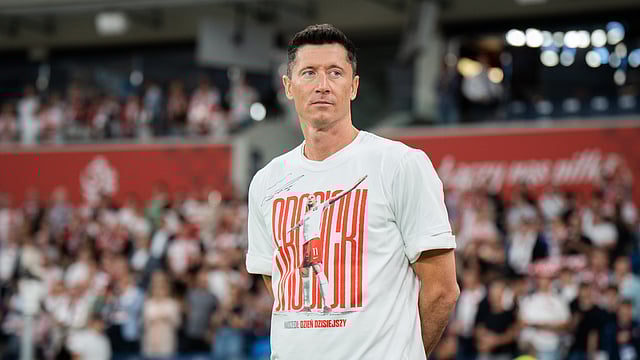 Lewandowski Refuses To Play For Poland Shirt Until Coach Probierz Is In-charge