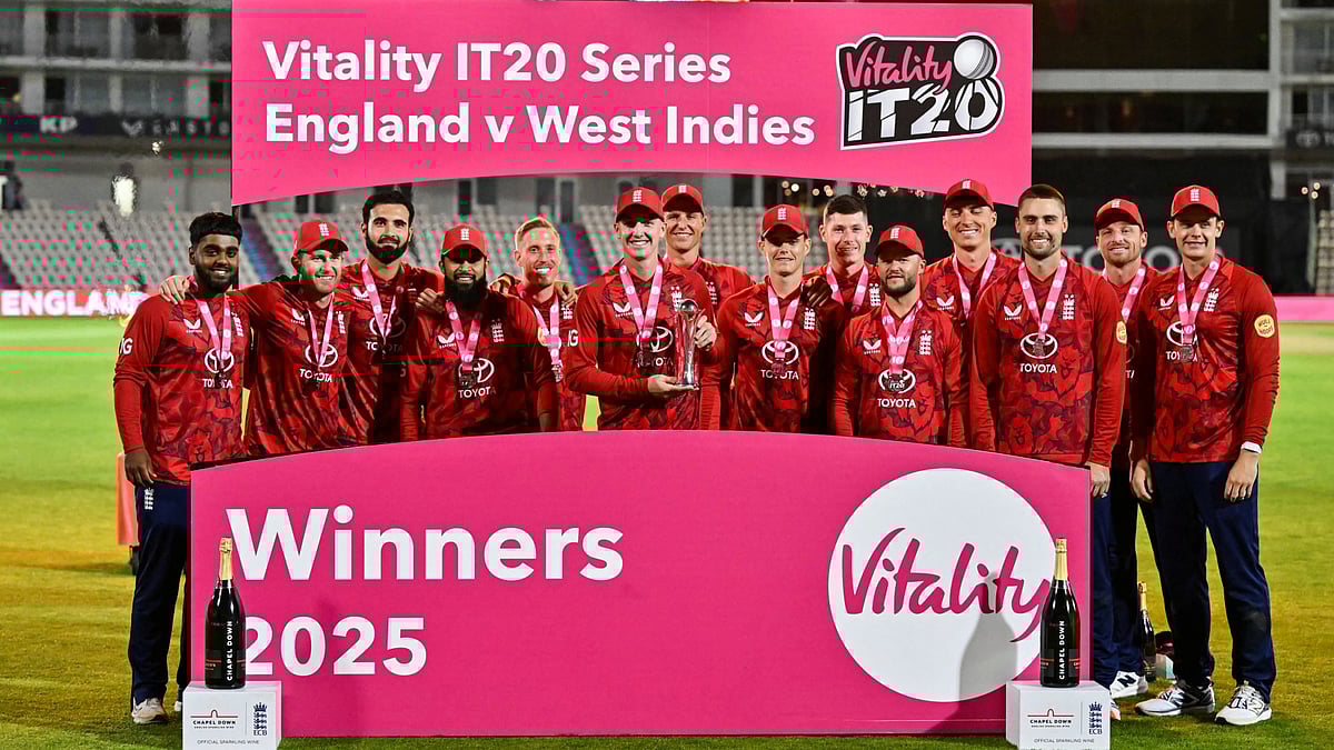 File : England complete series sweep of West Indies