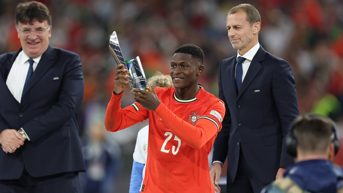 Roberto Martinez calls Nuno Mendes best left-back ever