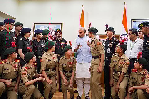 Rajnath Singh meets NCC Mt Everest expedition team