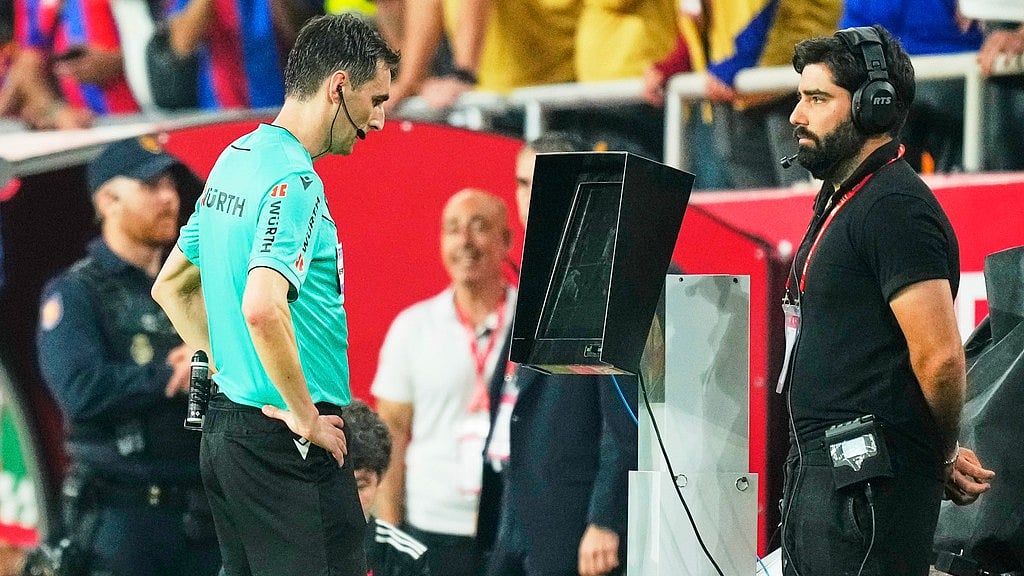  Referee Ricardo De Burgos Bengoetxea watches the VAR
