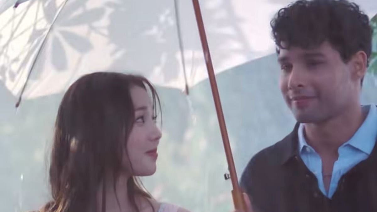 Instagram/crocsjp : Siddhant Chaturvedi and K-Drama Star Chae Soo-bin in new ad