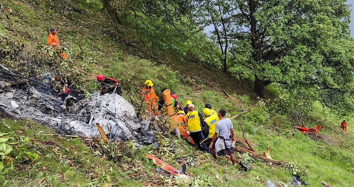 PTI : 7 killed as chopper crashes near Kedarnath shrine