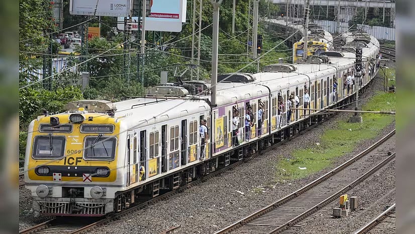 PTI : Daund-Pune shuttle train catches minor fire