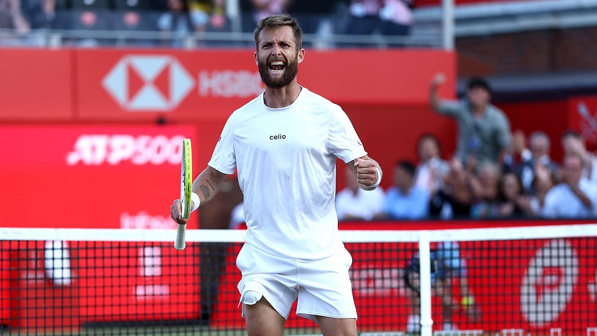 Corentin Moutet celebrates his win at Queen's - null