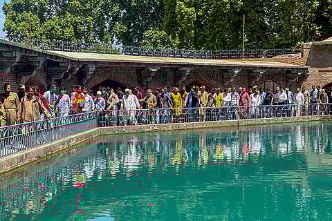 J&K Tourism: Visitors at Verinag Mughal Garden