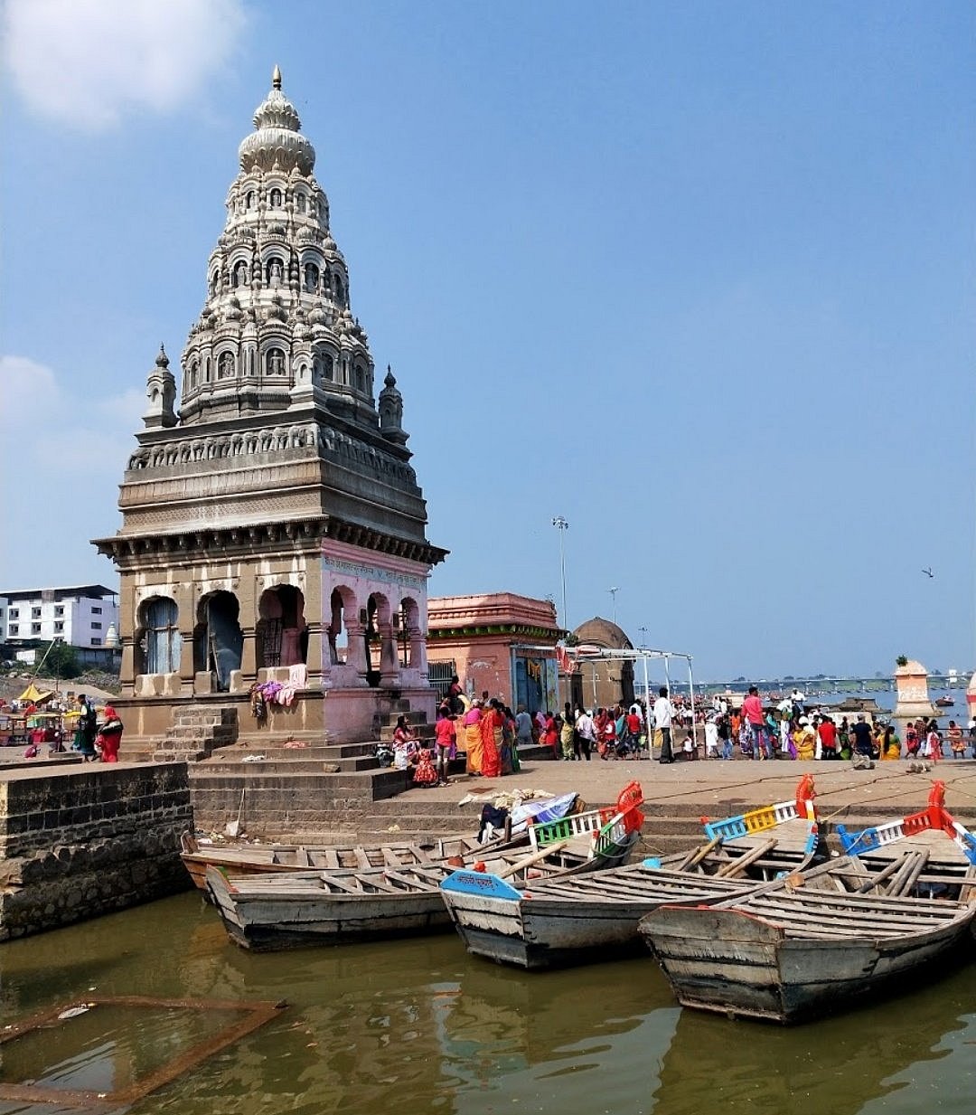 X.com : Vehicles making use of the exemption must carry special passes featuring registration and driver information.