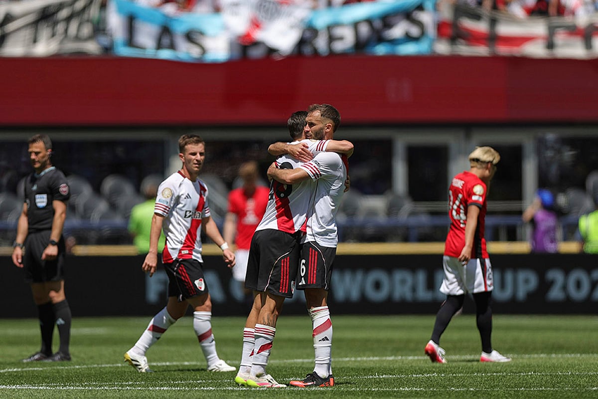 FIFA CWC 2025 group E match River Plate vs Urawa Red Diamonds_German Pezzella