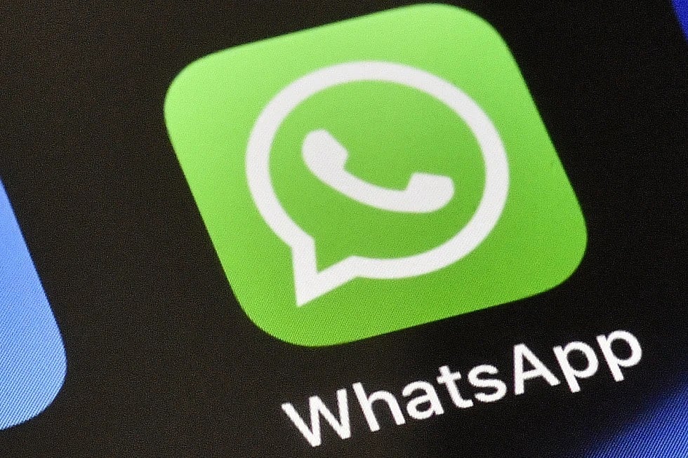 AP : Iran asks its people to delete WhatsApp from their devices
