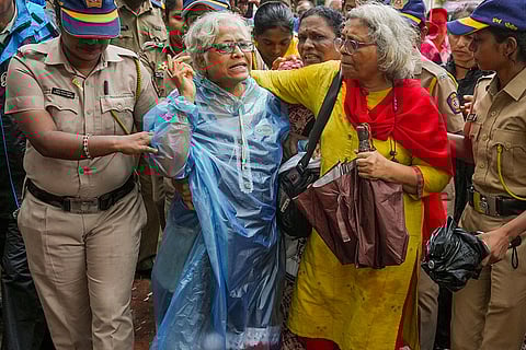 Left parties protest against Israel