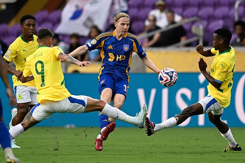 CWC Ulsan HD Mamelodi Sundowns Soccer