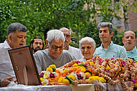 | Photo: Dinesh Parab : Pushkaraj Sabharwal, father of Captain Sumeet Sabharwal—the pilot of the Air India flight—says final goodbye to his son at a crematorium in Mumbai