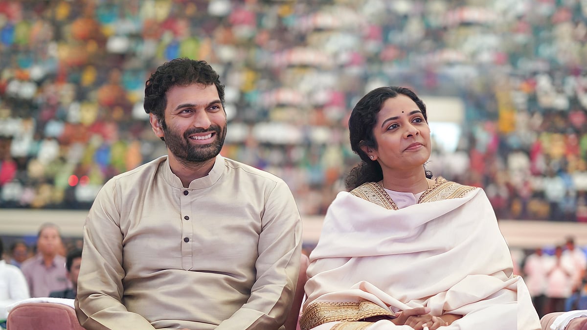 Sri Preethaji and Sri Krishnaji, founders of the Oneness Global Summit