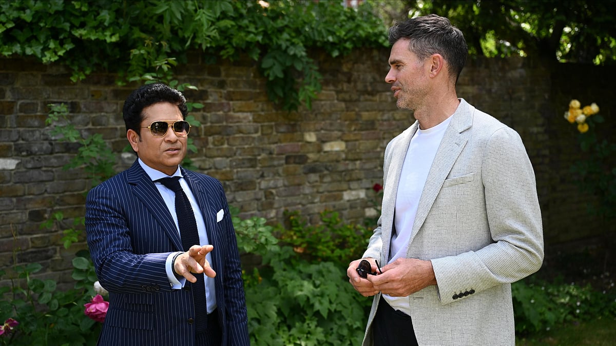 Photo: X | ECB Cricket : India's Sachin Tendulkar with England great James Anderson.