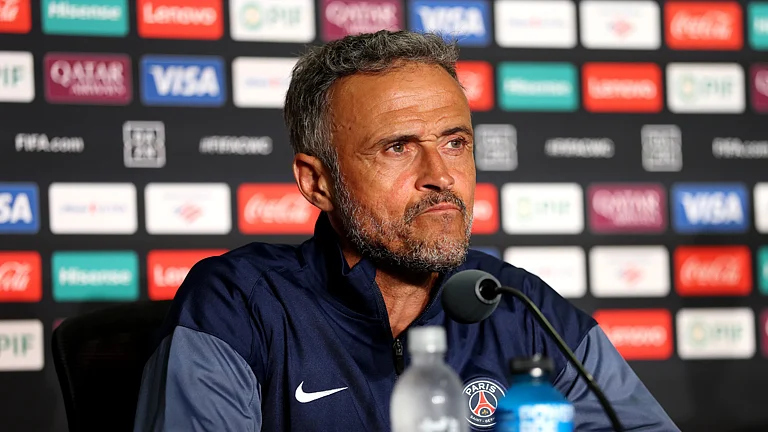 PSG boss Luis Enrique - null