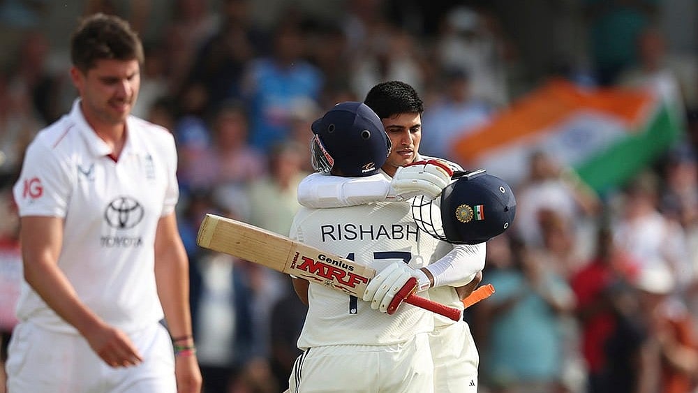 | Photo: AP/Scott Heppell : IND vs ENG Live cricket Score, 1st Test Day 2 at Headingley, Leeds - India tour of England: Shubman Gill and Rishabh Pant
