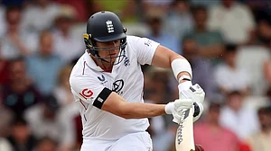 AP Photo/Scott Heppell : England's Jamie Smith plays a shot during day three of the first cricket test match between England and India at Headingley in Leeds, England.