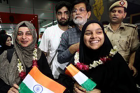 Stranded Indian students return from Iran