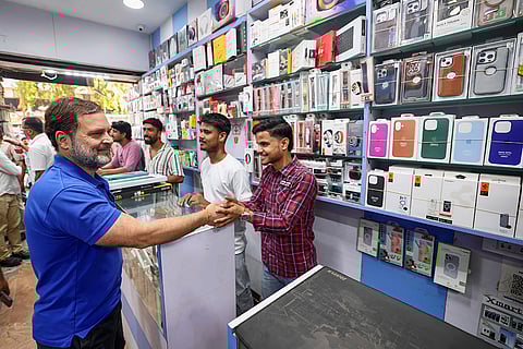 Rahul Gandhi at electronic market in Delhi's Nehru Place
