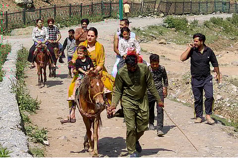 Tourists in Sonamarg