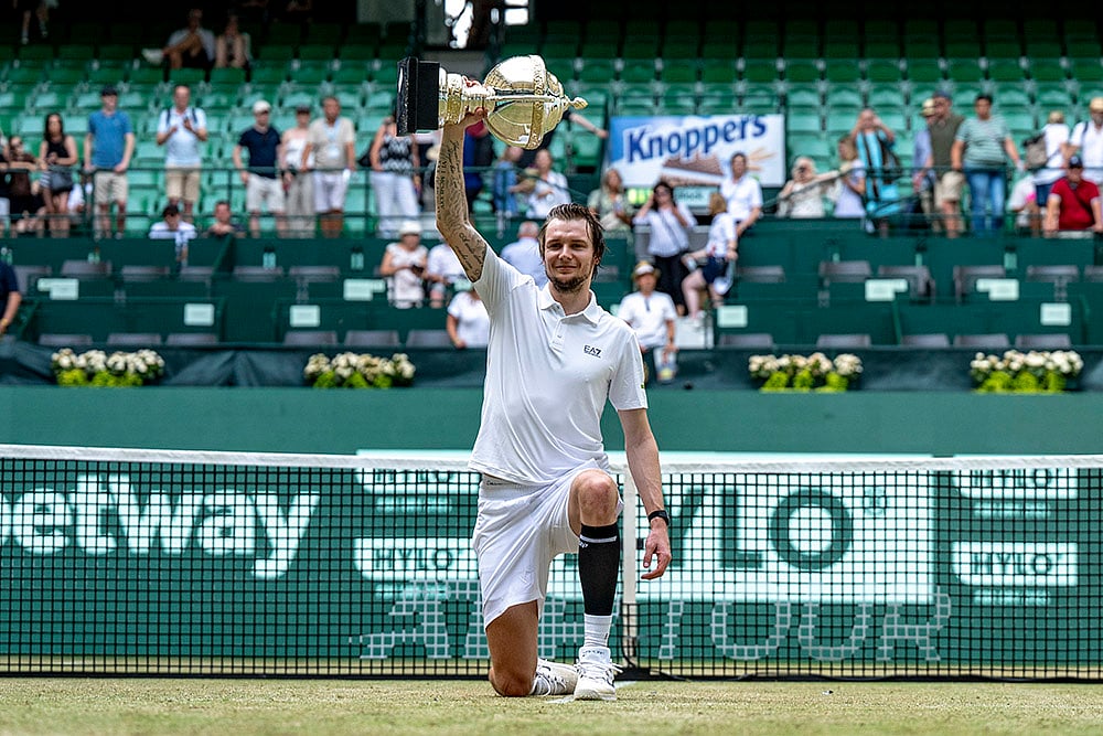 | Photo: David Inderlied/dpa via AP : ATP Halle Open 2025 Final: Alexander Bublik Vs Daniil Medvedev