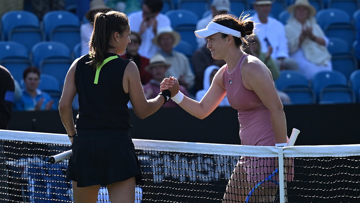 Lulu Sun and Daria Kasatkina at Eastbourne.