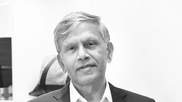 X | Sachin Tendulkar : India former left-arm spinner Dilip Dosh.