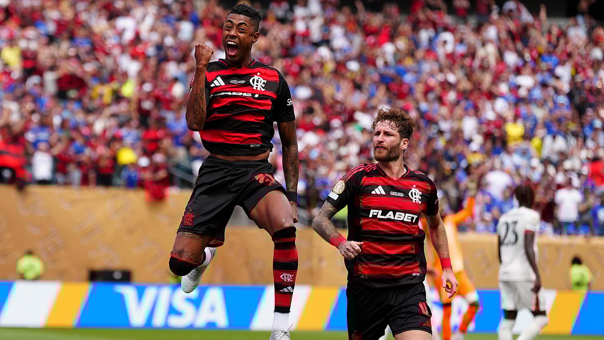 | Photo: AP/Derik Hamilton : LAFC vs Flamengo, FIFA Club World Cup 2025: Bruno Henrique celebrates after scoring during the Club World Cup Group D soccer match between Flamengo and Chelsea in Philadelphia, Friday, June 20, 2025.