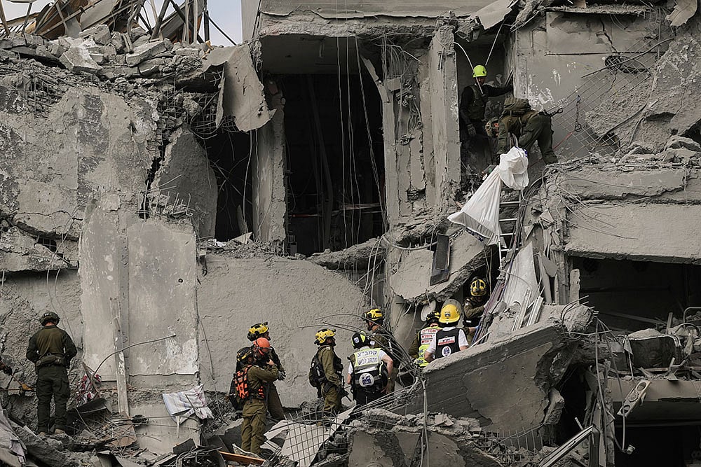 | Photo: AP/Leo Correa : Israel Iran Mideast Wars