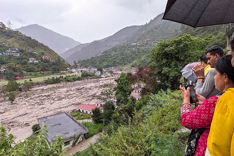 Himachal Pradesh Weather; Flash floods after cloudburst in Sainj vally of Kullu_Parvati river