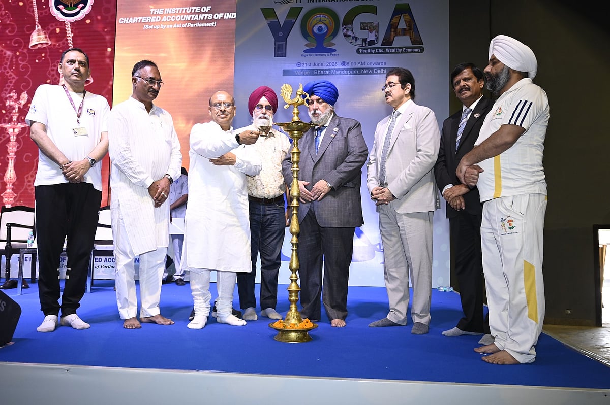 The inaugural ceremony - Shri Vijender Gupta, Hon'ble Speaker, Delhi Legislative Assembly as the Chief Guest along with Shri Raja Iqbal Singh, Hon'ble Mayor, MCD, Delhi; Shri Sandeep Kapoor, Hon'ble Councillor & Ex-Chairman, Standing Committee and Dr. Sandeep Marwah, Chancellor, AAFT University of Media & Arts in presence of CA. Charanjot Singh Nanda, President, ICAI and CA. Prasanna Kumar D, Vice President, ICAI along with Central and Regional Council Members.