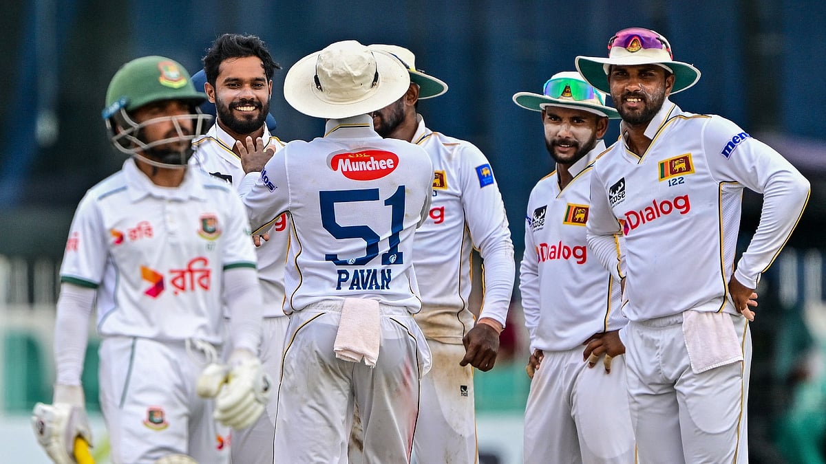 Sri Lanka close in on victory against Bangladesh