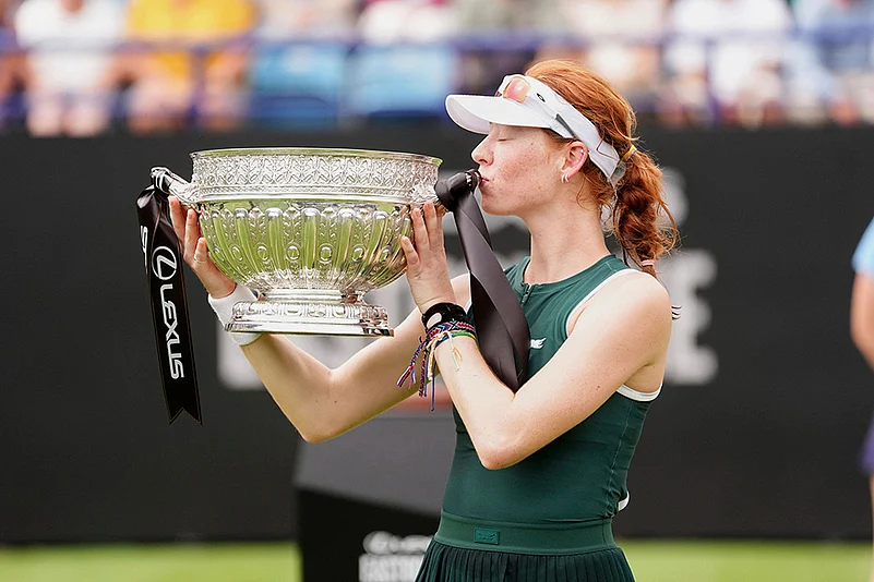 WTA Eastbourne Open Tennis 2025 Final Maya Joint Vs Alexandra Eala in England_4