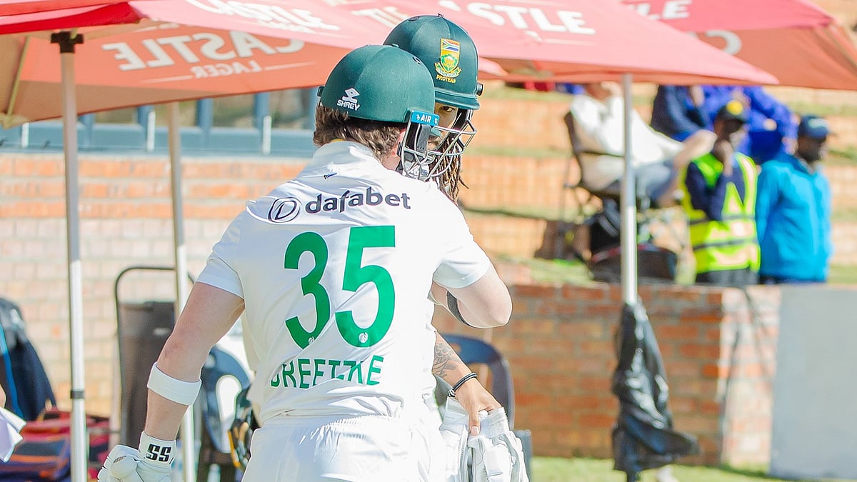 X/Zimbabwe Cricket : South Africa openers Tony de Zorzi (right) and Matthew Breetzke in action against Zimbabwe in the first Test. 