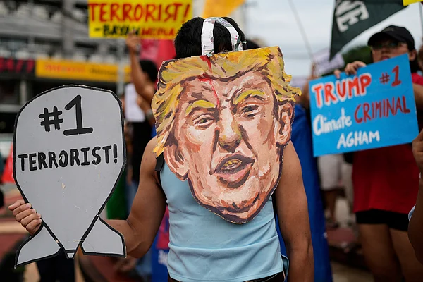 Aaron Favila : No White Male Saviour, Please