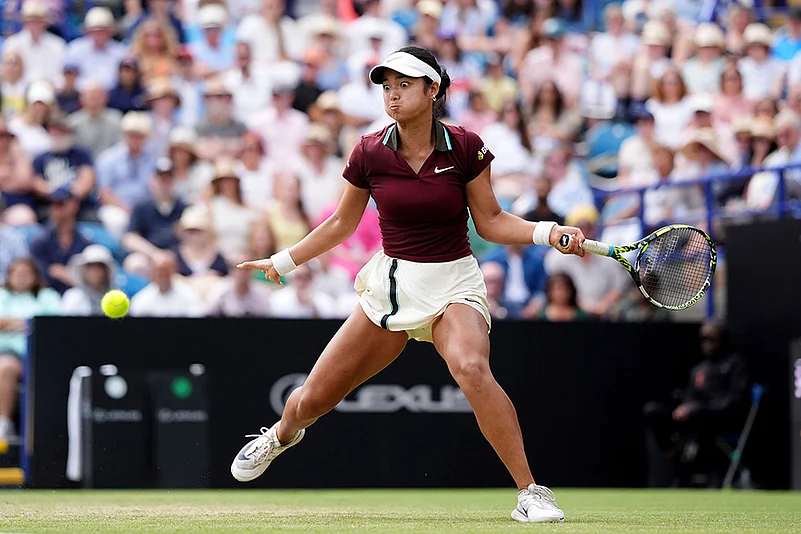WTA Eastbourne Open Tennis 2025 Final Maya Joint Vs Alexandra Eala in England_7