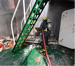 @indiannavy on X : Indian Navy responds to distress call