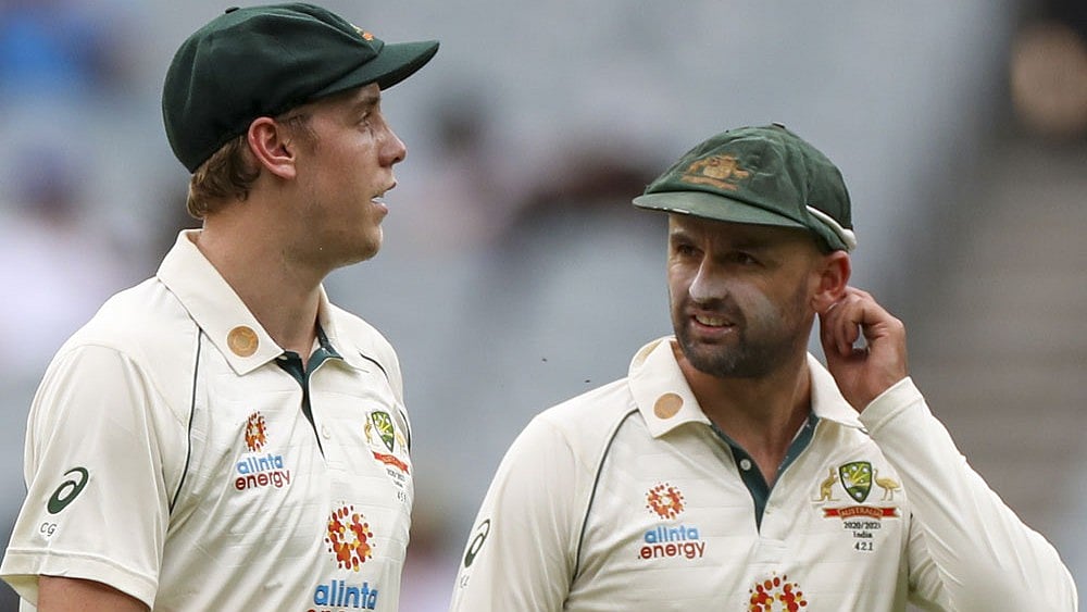 File : AUS spinner Nathan Lyon (Right) wants to win series in India.