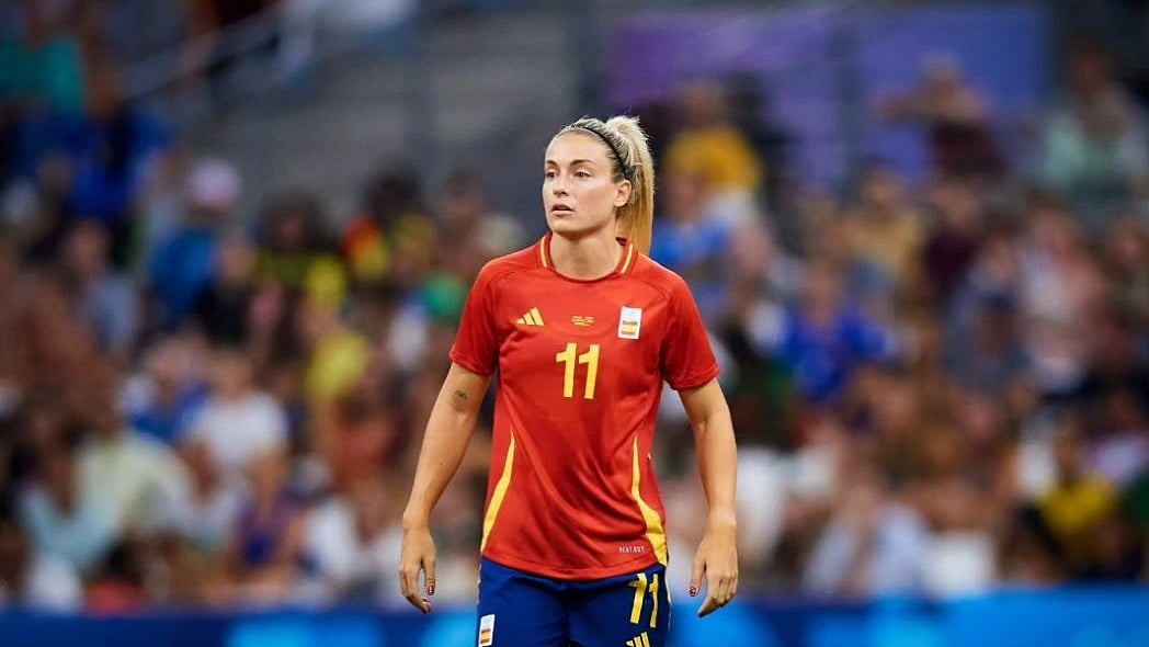 X/alexiaputellas : Alexia Putellas in action for Spain