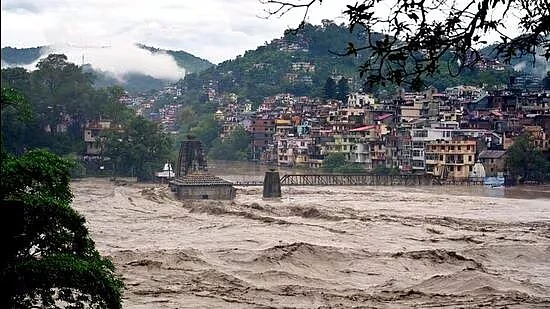 Heavy rains batter Himachal Pradesh
yellow alert
schools shut
Himachal Pradesh 
heavy rains