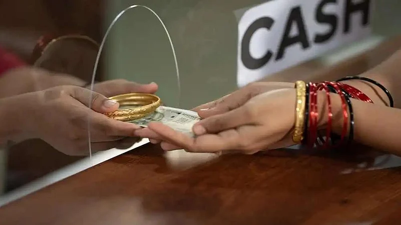 Gold bracelets exchanged over counter as cash payment — gold loan transaction