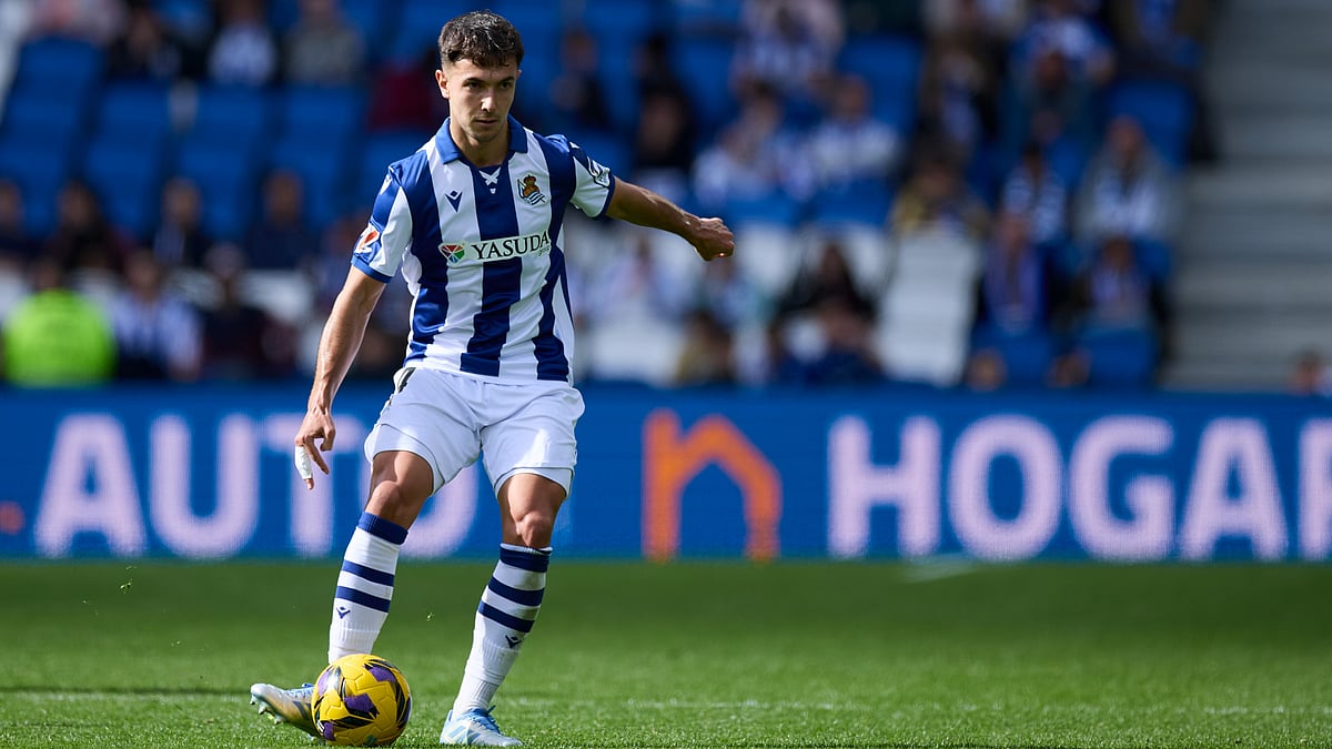 Martin Zubimendi in action for Real Sociedad.
