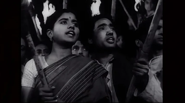 Neecha Nagar Still - Youtube