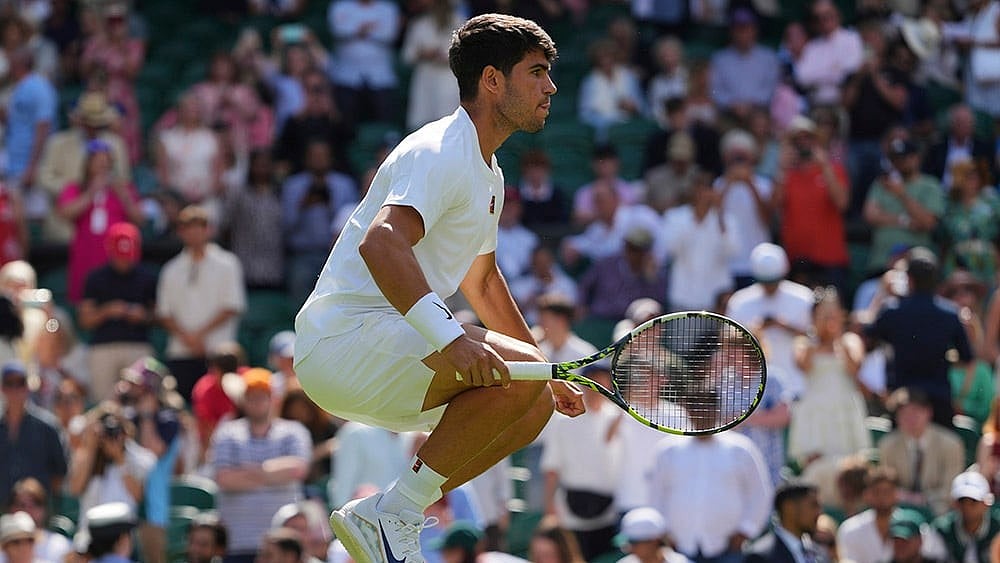 | Photo: AP/Kirsty Wigglesworth : Wimbledon 2025 2nd round: Carlos Alcaraz vs Oliver Tarvet 