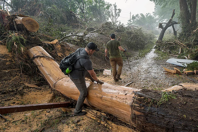 Texas Floods Extreme Weather_search for missing people