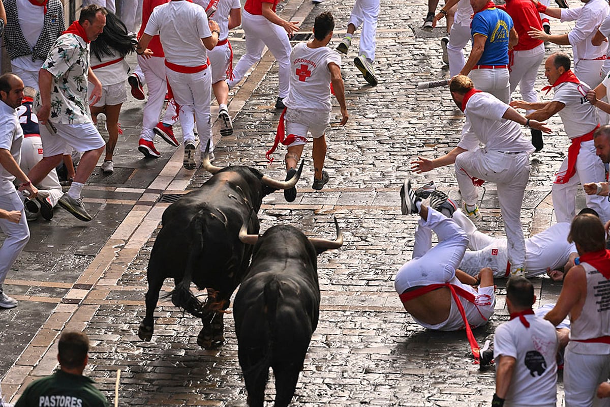 Spain Running Of The Bulls; San FermÌn fiestas 2025 photos_1
